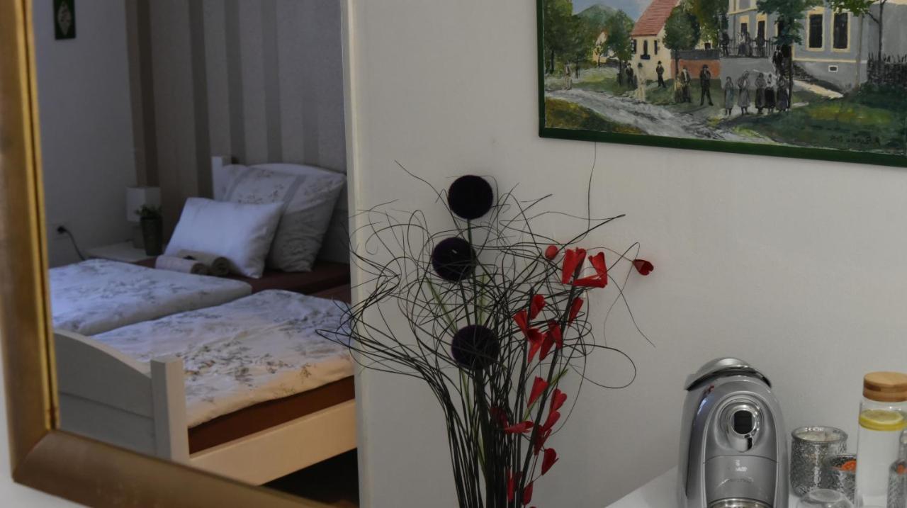 Rooms Bobic Licko Petrovo Selo Exterior foto